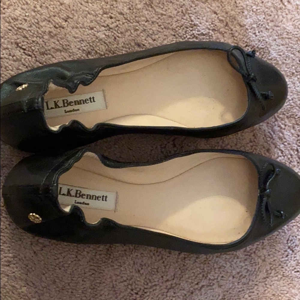 Worn Twice ! Bought Size That Was Not Wide Enough - image 1